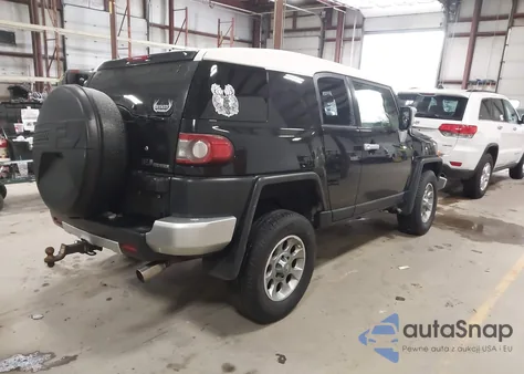 2013 Toyota Fj Cruiser z USA, uszkodzony, nr VIN JTEBU4BF3DK164838